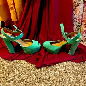 Never worn Steve Madden Mint green heels